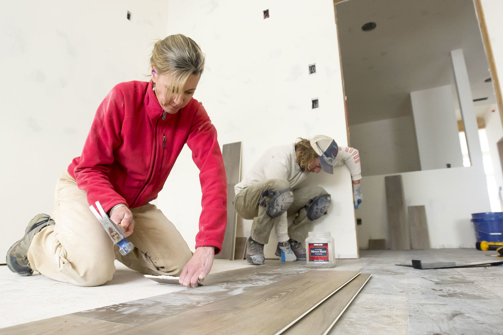 Furloughed Grand Teton National Park employees volunteer at Habitat for Humanity